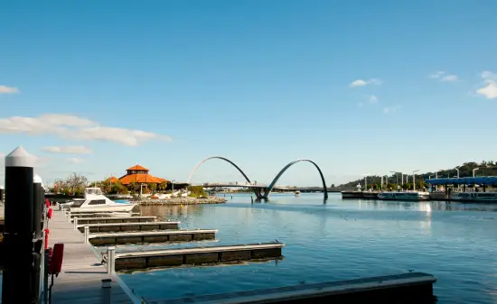 Elizabeth Quay & Swan River Cruises​